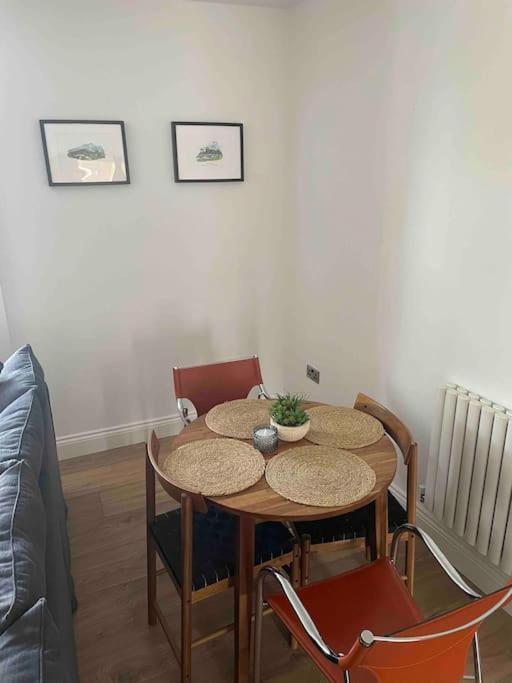 Abergavenny Center 2-Bed Flat Apartment Exterior foto